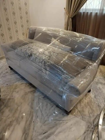 تغليف كنبة بالبلاستيك - نقل عفش بالرياض